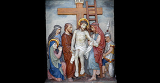 Jesus wird vom Kreuz abgenommen und in den Schoß seiner Mutter gelegt 